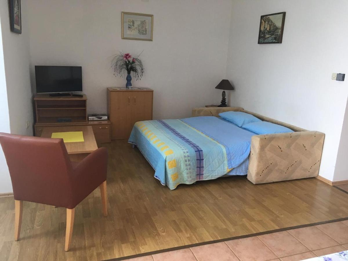 Apartments Villa Emilija Супетарска-Драга Экстерьер фото