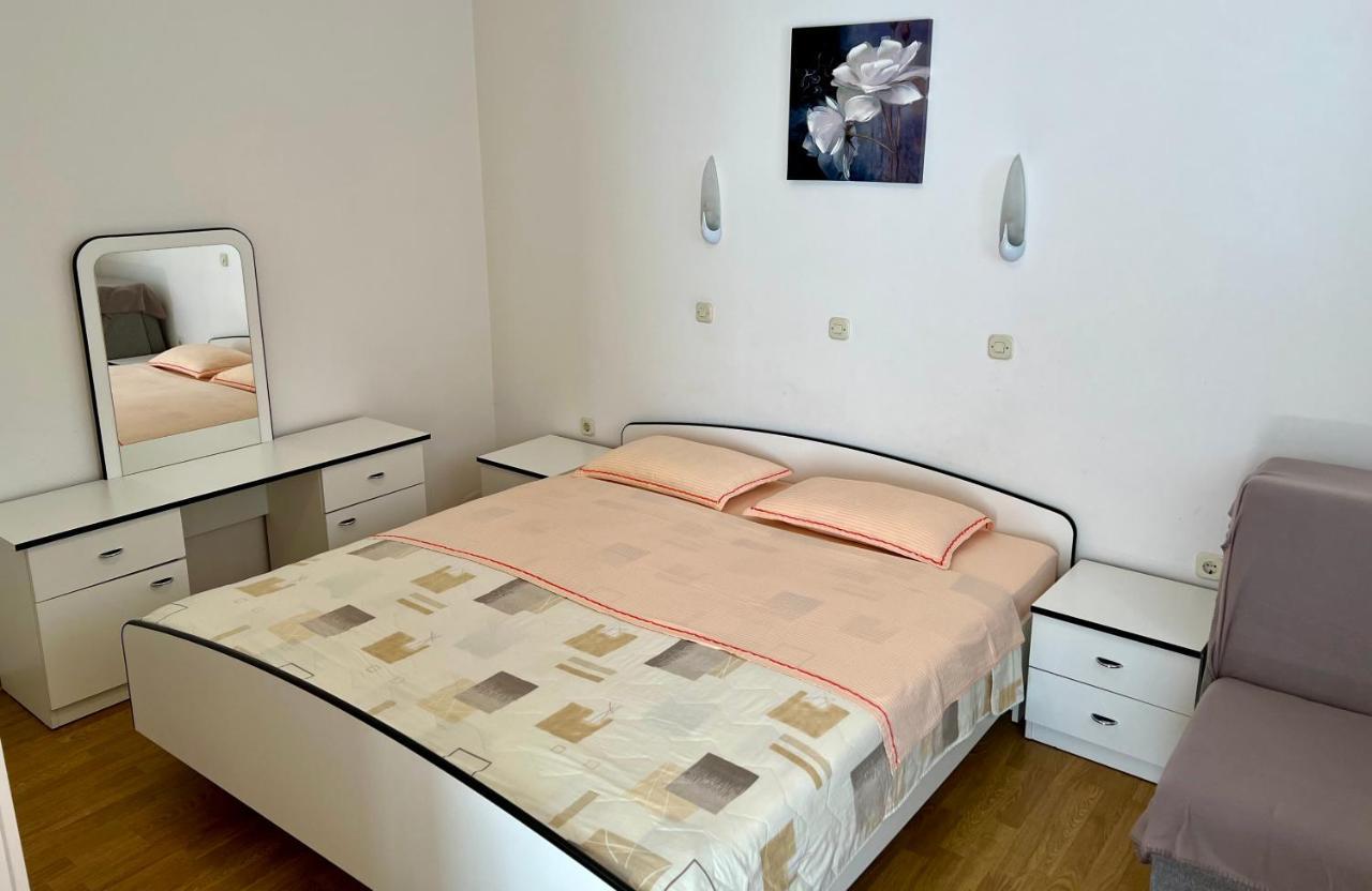 Apartments Villa Emilija Супетарска-Драга Экстерьер фото