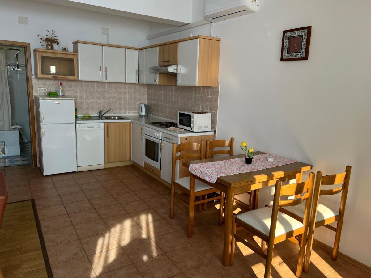 Apartments Villa Emilija Супетарска-Драга Экстерьер фото