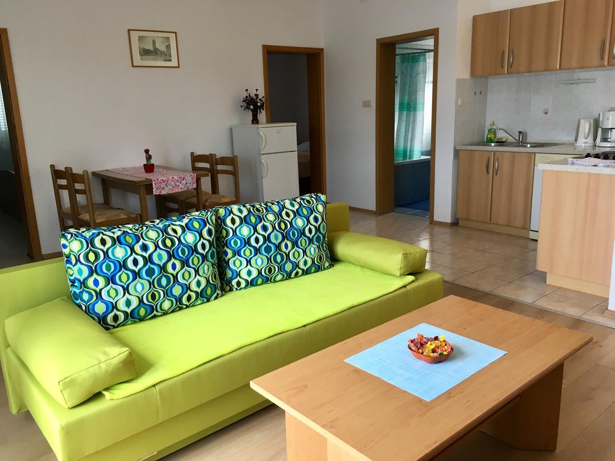 Apartments Villa Emilija Супетарска-Драга Экстерьер фото